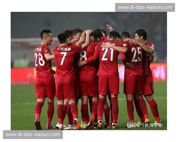 亚洲巅峰对决：上港与全北的荣耀之战，谁将问鼎王者？